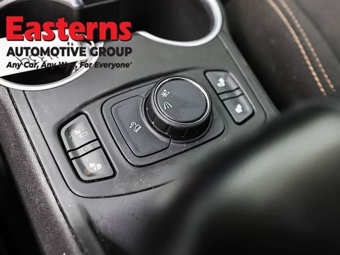 Used 2019 GMC Terrain SLE w/ Driver Convenience Package image 22