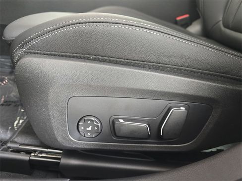 New 2026 BMW 330i xDrive Sedan w/ M Sport Package image 29