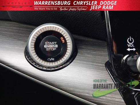 Used 2024 Jeep Wagoneer L Series II w/ Flexible Seating Group image 28