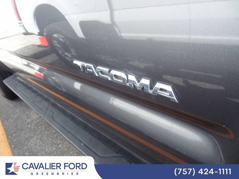 Used 2014 Toyota Tacoma PreRunner w/ TRD Sport Package RWD image 17