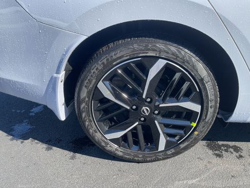 New 2025 Nissan Versa SR image 34