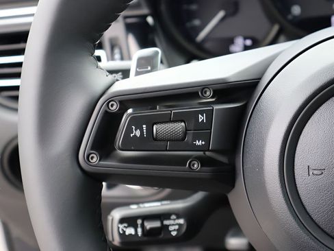 New 2026 Porsche Macan image 28