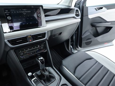 New 2025 Volkswagen Taos SEL image 23