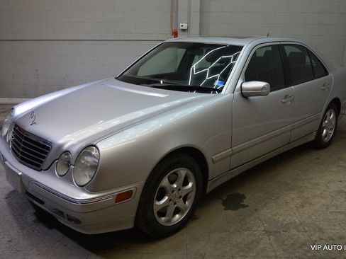 Used 2002 Mercedes-Benz E 320 Sedan image 8