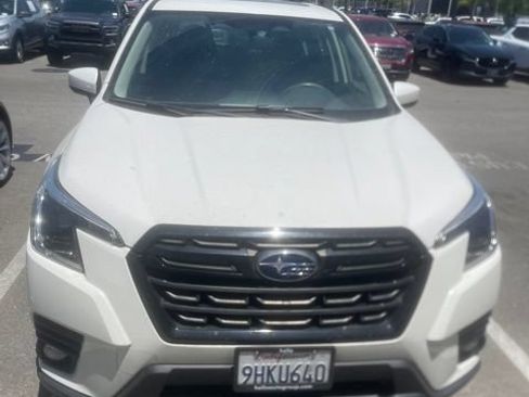 Used 2023 Subaru Forester Premium AWD/4WD image 2