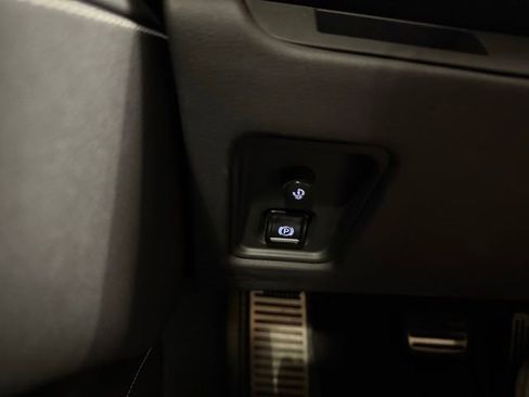 Used 2023 Chevrolet Corvette Stingray Coupe w/ Z51 Performance Package image 19