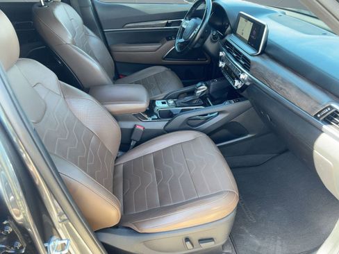 Used 2022 Kia Telluride SX w/ SX Prestige Package image 31