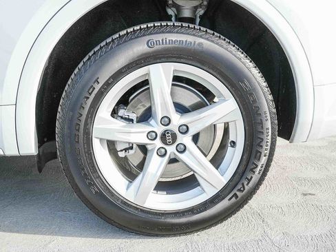 Used 2023 Audi Q5 2.0T Premium w/ Convenience Package image 13