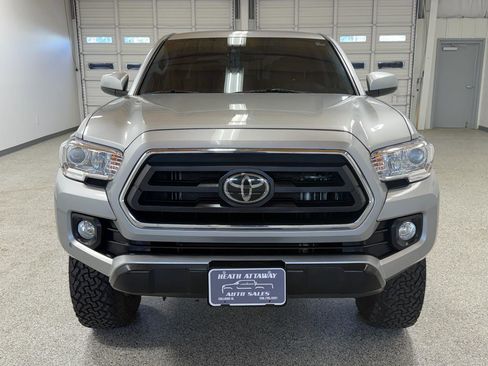 Used 2022 Toyota Tacoma SR5 AWD/4WD image 7