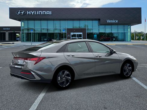 New 2026 Hyundai Elantra SEL Sport FWD image 27