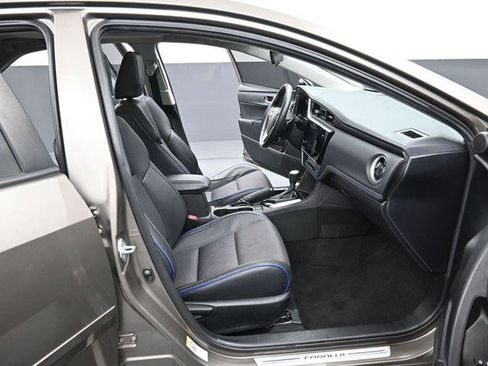 Used 2017 Toyota Corolla SE w/ SE Premium Package image 31