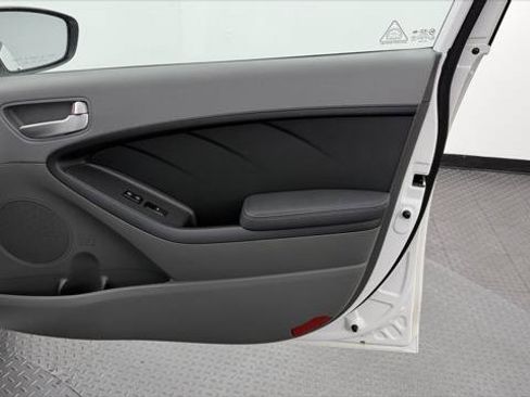 Used 2017 Kia Forte LX FWD image 22