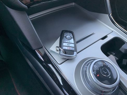 Used 2022 Ford Explorer ST-Line w/ Class IV Trailer Tow Package image 29