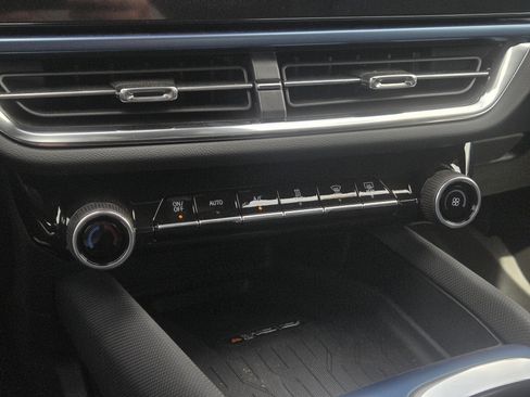 New 2026 Chevrolet Equinox EV LT image 15