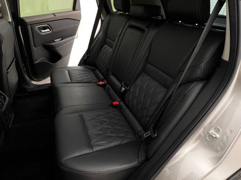Used 2023 Nissan Rogue Platinum w/ Platinum Premium Package AWD/4WD image 16