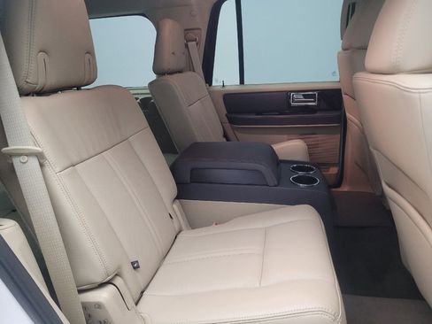 Used 2017 Lincoln Navigator Reserve image 19