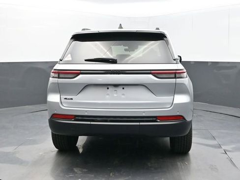 New 2025 Jeep Grand Cherokee Laredo image 5