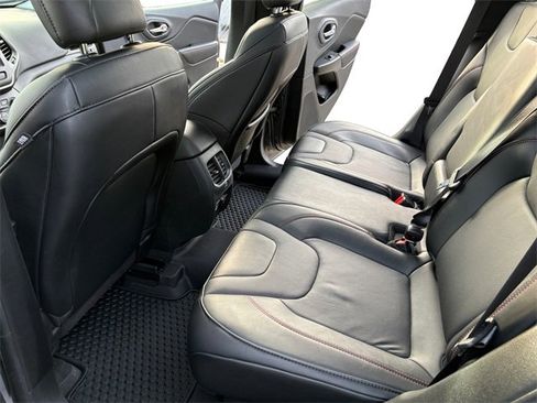 Used 2022 Jeep Cherokee Trailhawk w/ Sun, Sound & Nav Group image 10