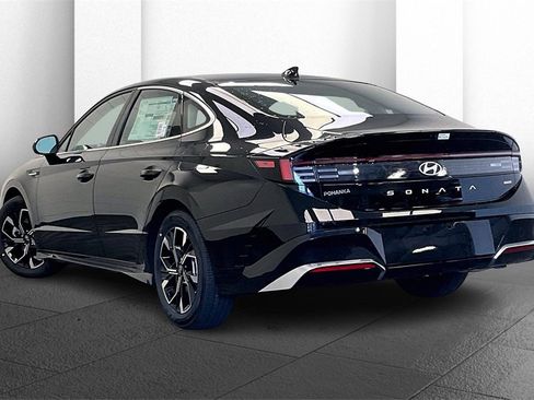 New 2025 Hyundai Sonata SEL image 3