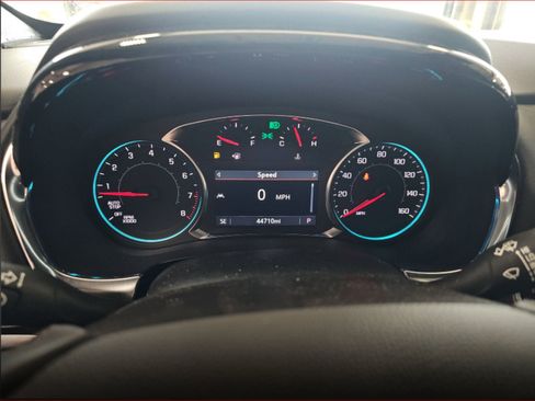 Used 2023 Chevrolet Traverse LT AWD/4WD image 6