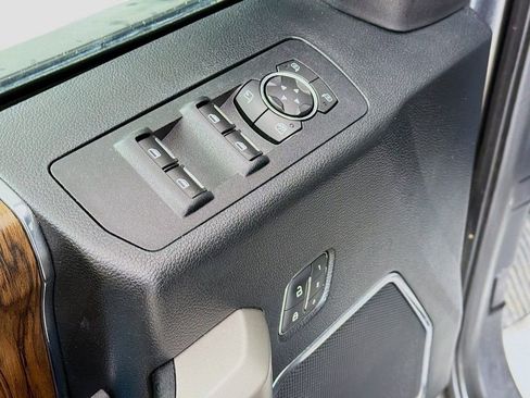 Used 2020 Ford F150 Lariat image 27