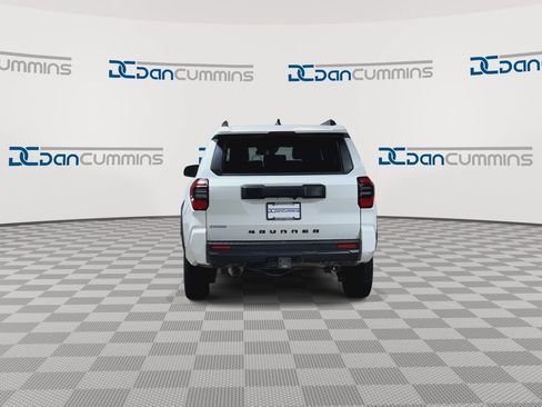 Used 2025 Toyota 4Runner SR5 AWD/4WD image 7