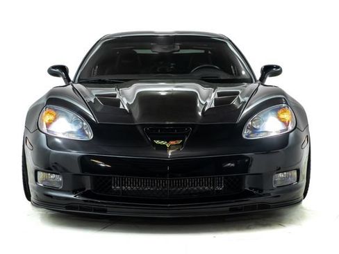 Used 2013 Chevrolet Corvette Z06 w/ 2LZ Preferred Equipment Group RWD image 7