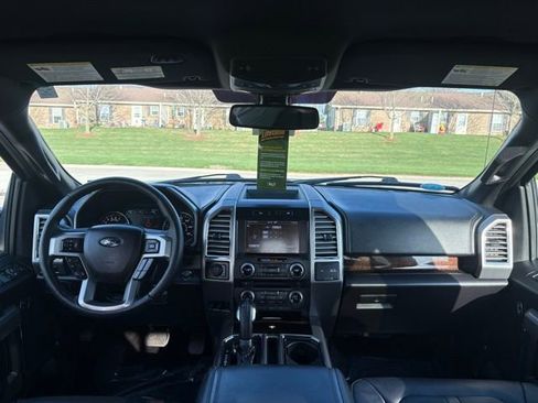 Used 2015 Ford F150 Platinum w/ Equipment Group 701A Luxury AWD/4WD image 27
