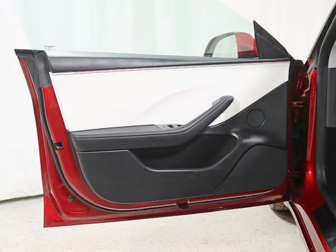 Used 2024 Tesla Model 3 Performance image 35