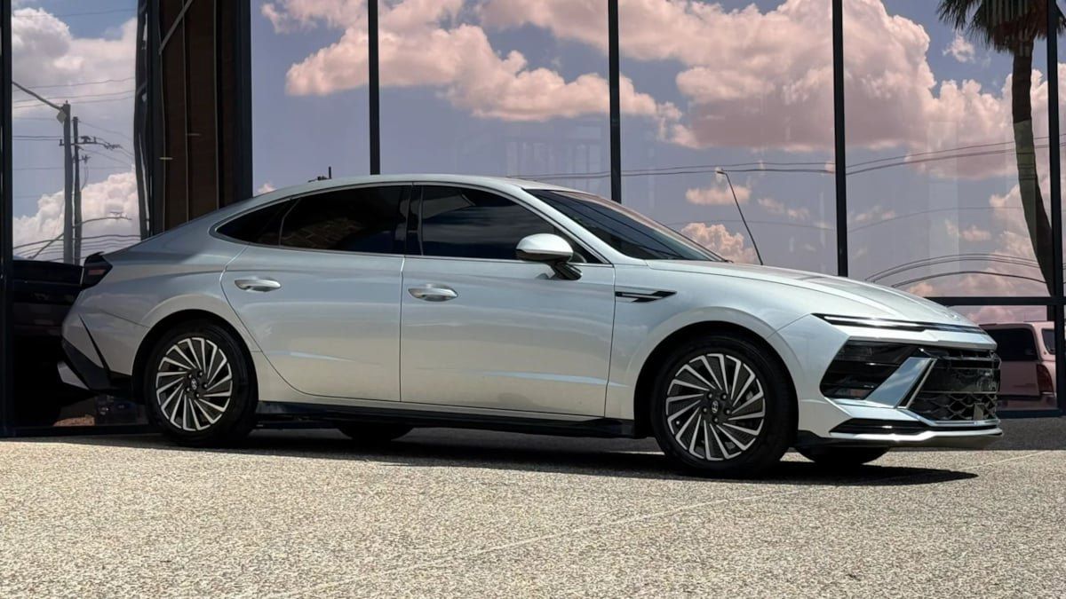 Used 2025 Hyundai Sonata SEL FWD image 16