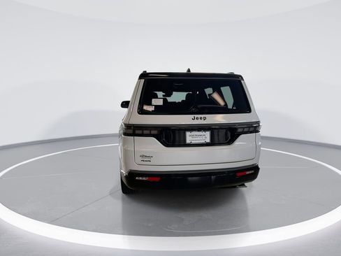 New 2026 Jeep Grand Wagoneer Summit w/ Premium Group III image 7