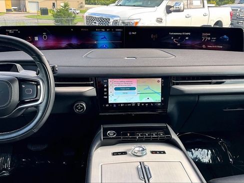 Used 2025 Lincoln Navigator Reserve AWD/4WD image 11