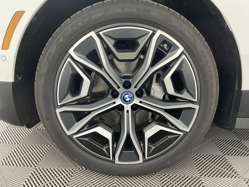 New 2022 BMW iX xDrive50 w/ Convenience Package image 17