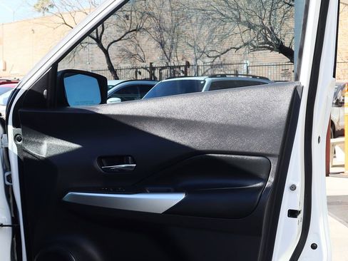 Used 2020 Nissan Kicks SR w/ SR Premium Package image 33