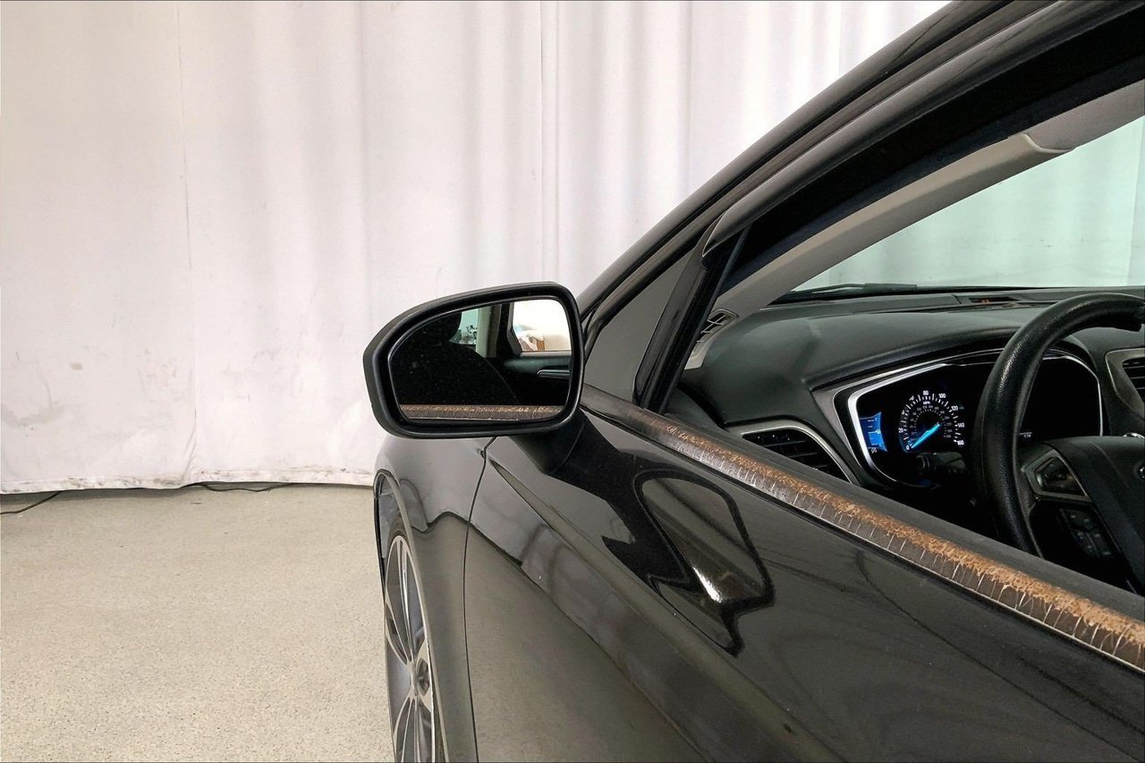 Used 2019 Ford Fusion SE FWD image 10