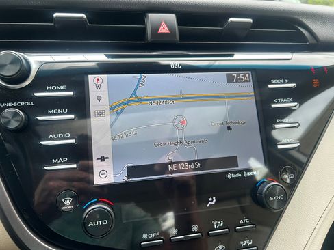 Used 2019 Toyota Camry XLE w/ Driver Assist Package image 20