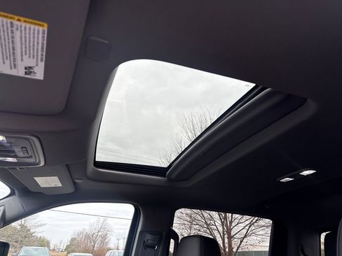 New 2025 GMC Sierra 2500 Denali w/ Denali Reserve Package image 18