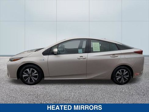 Used 2017 Toyota Prius Prime Premium image 2