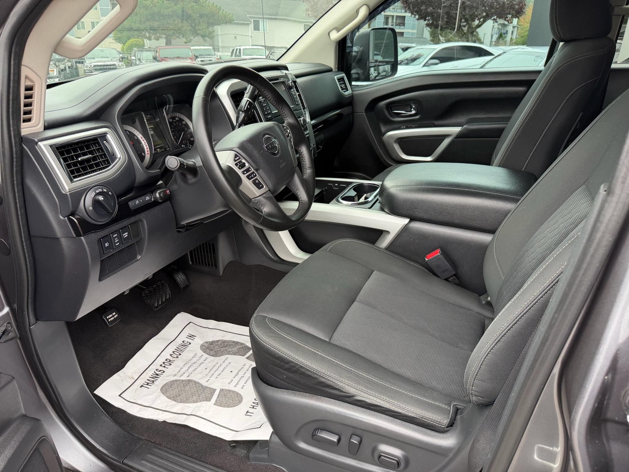 Used 2017 Nissan Titan SV AWD/4WD image 13