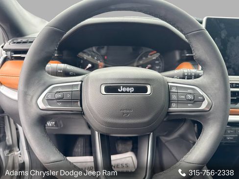 Used 2025 Jeep Compass Limited AWD/4WD image 15