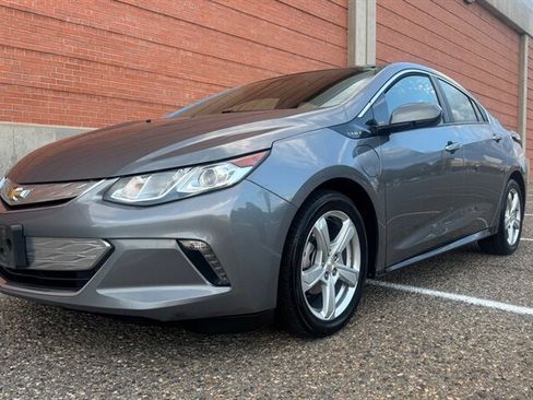 Used 2018 Chevrolet Volt LT FWD image 3