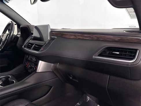 Used 2021 Chevrolet Suburban LT image 41