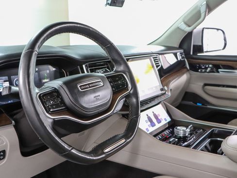 Used 2022 Jeep Grand Wagoneer Series II w/ Convenience Group III image 26