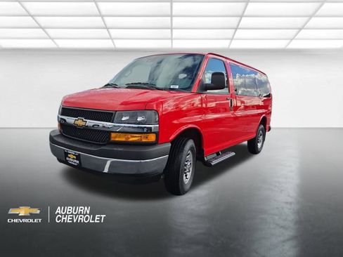 New 2026 Chevrolet Express 3500 RWD image 7