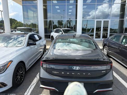 Used 2024 Hyundai Sonata SEL FWD image 4