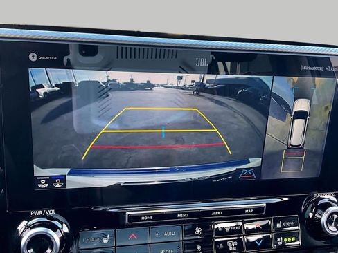 Used 2020 Toyota Highlander Platinum FWD image 26