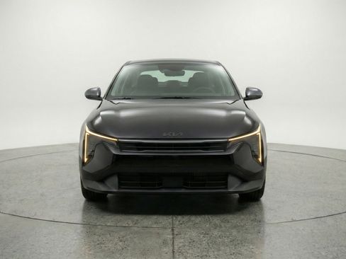 Used 2025 Kia K4 FWD image 2