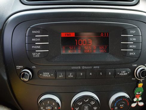Used 2015 Kia Soul + FWD image 5