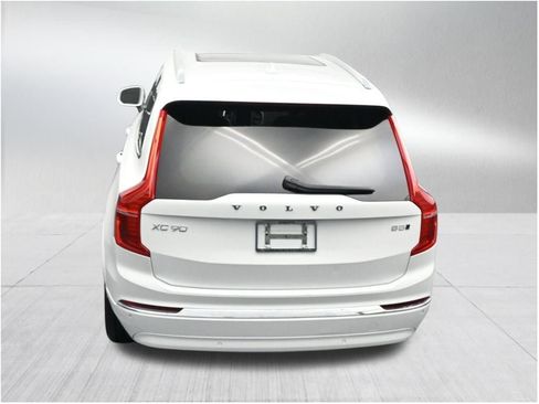 Used 2023 Volvo XC90 B5 Plus AWD/4WD image 21