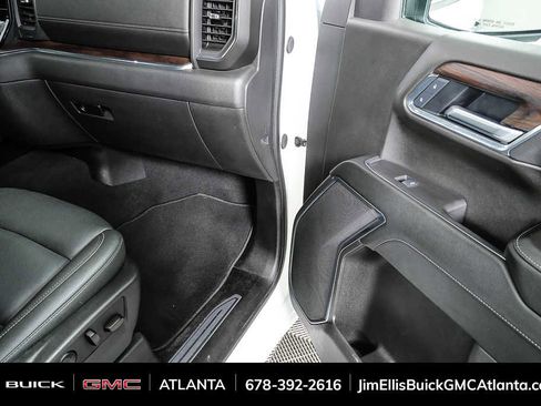 Used 2025 GMC Sierra 1500 SLT AWD/4WD image 23